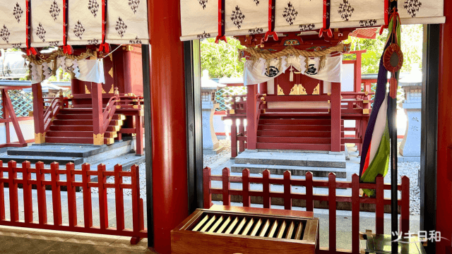 本殿と神猿様に参拝後右へ向かうと末社の猿田彦神社・八坂神社・山王稲荷神社があります。